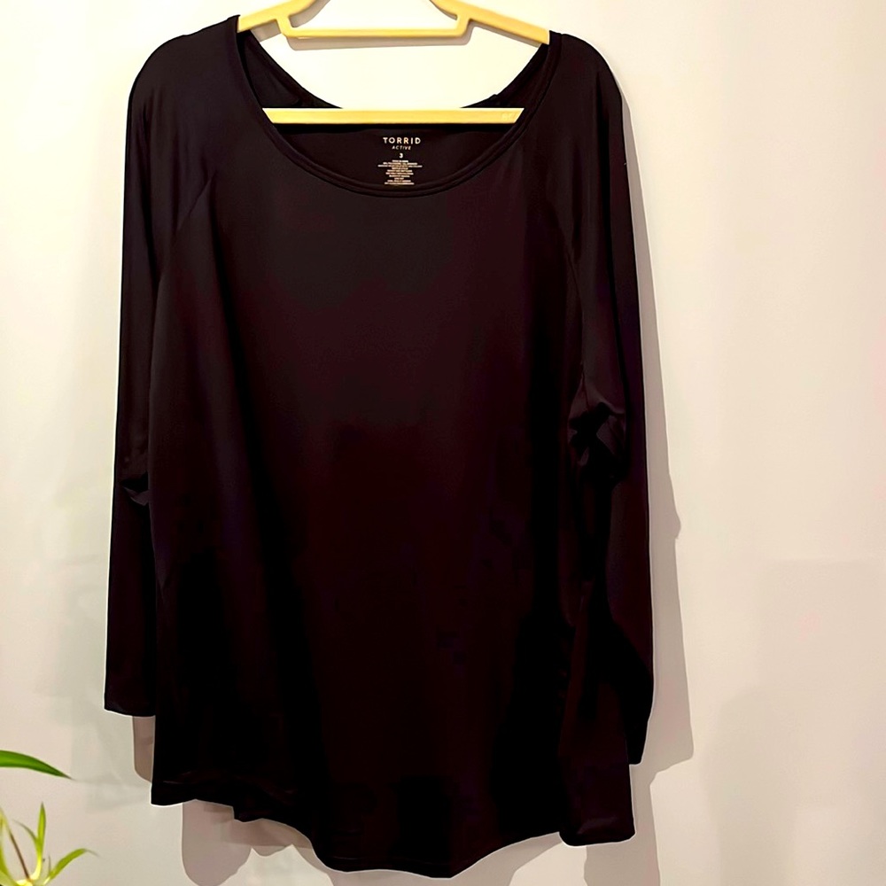 Torrid active top
